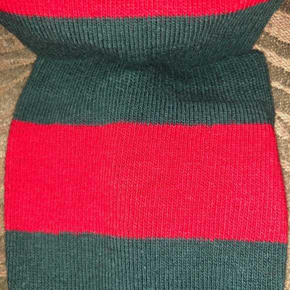 Gucci Red and Green Striped w/ Classic Bee symbol - Picture 11 of 14
